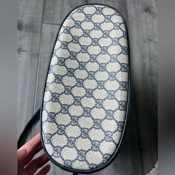 💯 Gucci navy drawstring Bucket bag - Picture 8 of 11